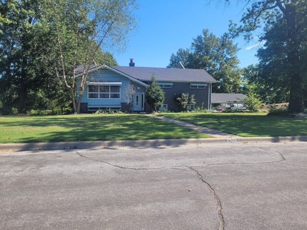 2325 J Street SW, Miami, OK 74354