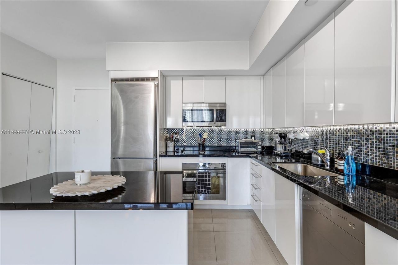 92 SW 3rd St, Unit 3012, Miami, FL 33130 Photo