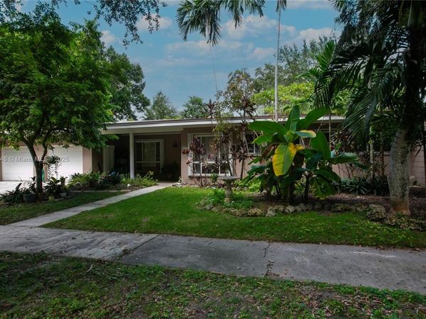 8031 SW 98th Ter, Miami, FL 33156