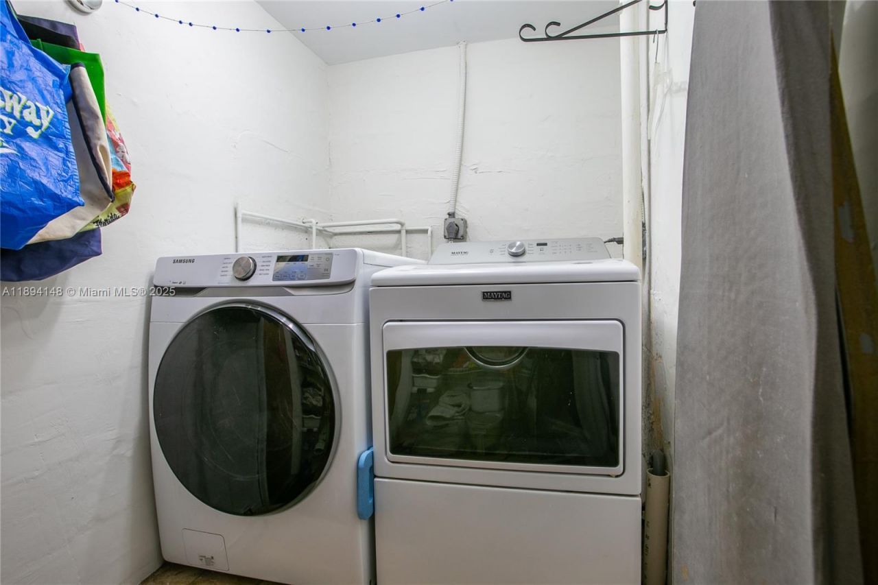 8031 SW 98th Ter, Miami, FL 33156 Photo