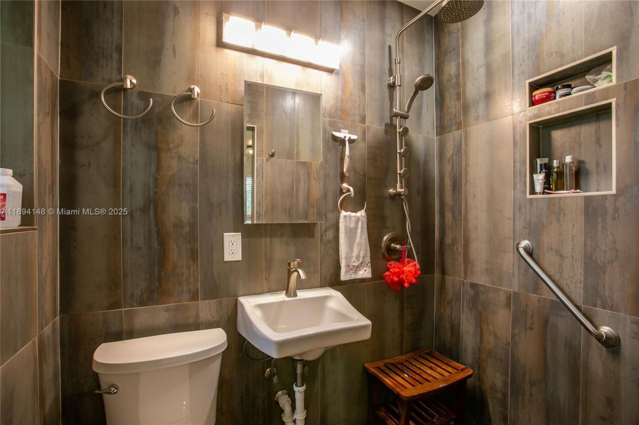 8031 SW 98th Ter, Miami, FL 33156 Photo