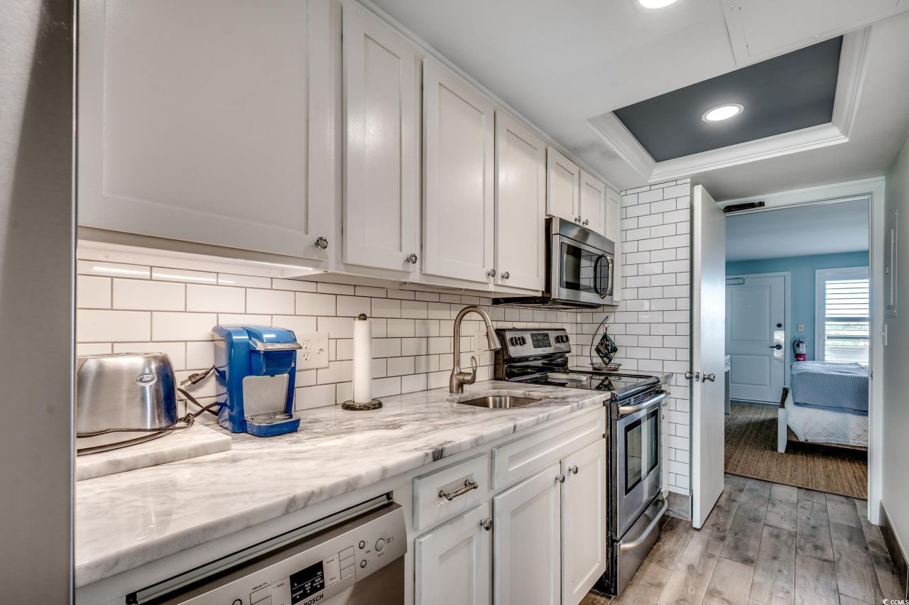 601 Retreat Beach Circle Photo 7