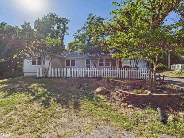 2928 Middle Road, Keokuk, IA 52632