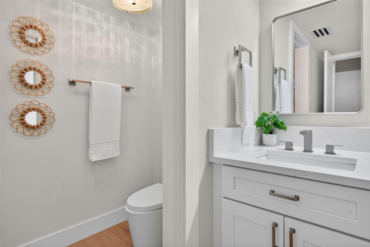 4540 Gulf Of Mexico Drive, Unit 204, Longboat Key, FL 34228 Photo