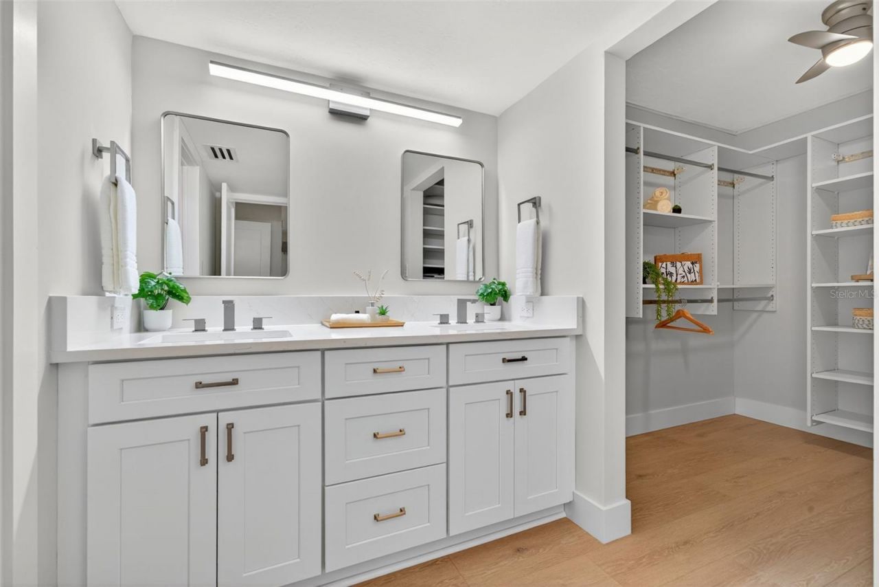 4540 Gulf Of Mexico Drive, Unit 204, Longboat Key, FL 34228 Photo