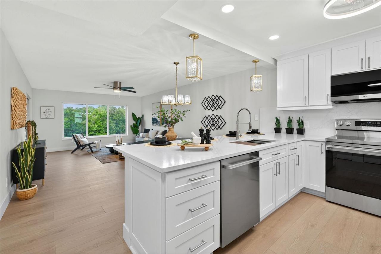 4540 Gulf Of Mexico Drive, Unit 204, Longboat Key, FL 34228 Photo