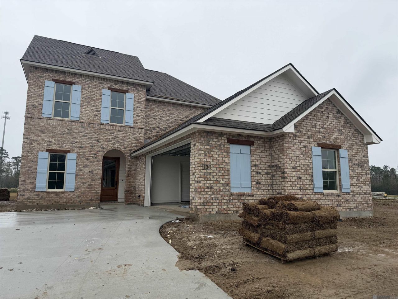 21438 Yellowfin Dr, Springfield, LA 70462 Main Photo