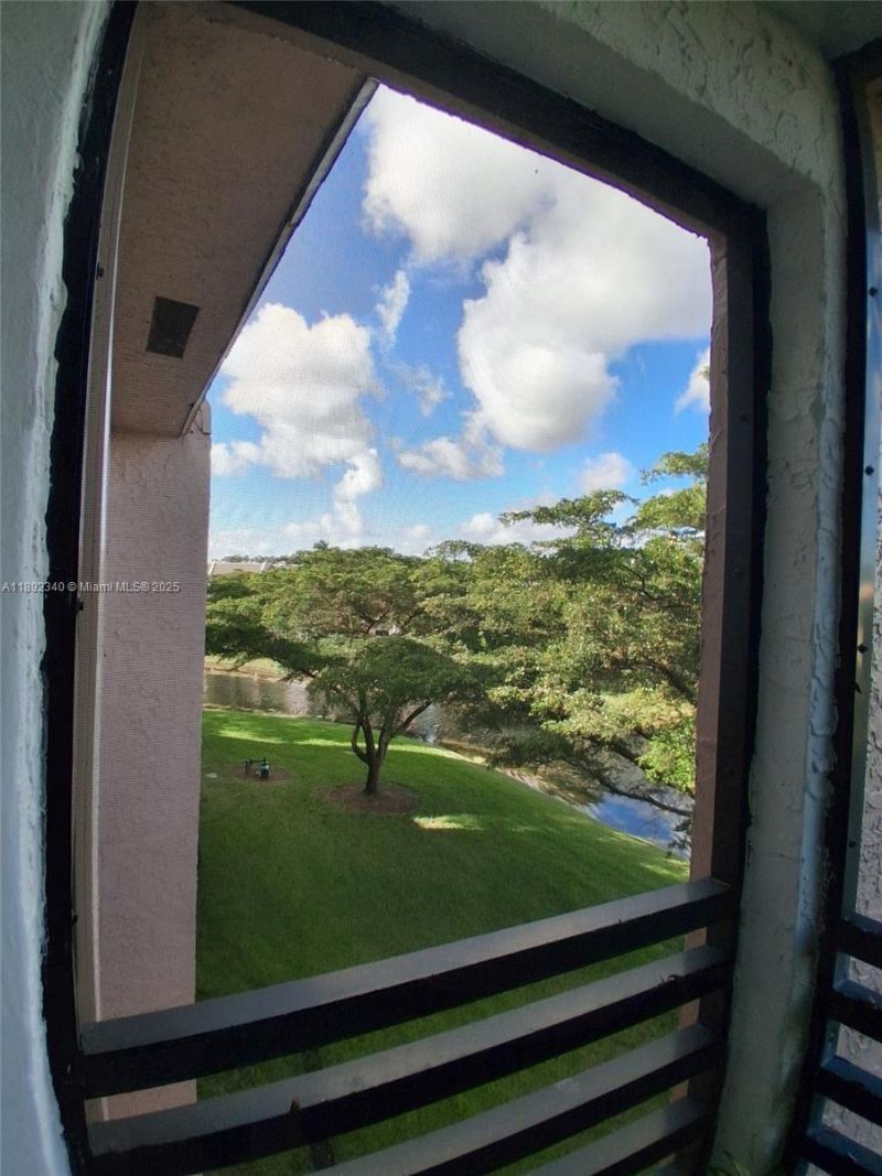 2786 NW 104th Ave, Unit 309, Sunrise, FL 33322 Photo