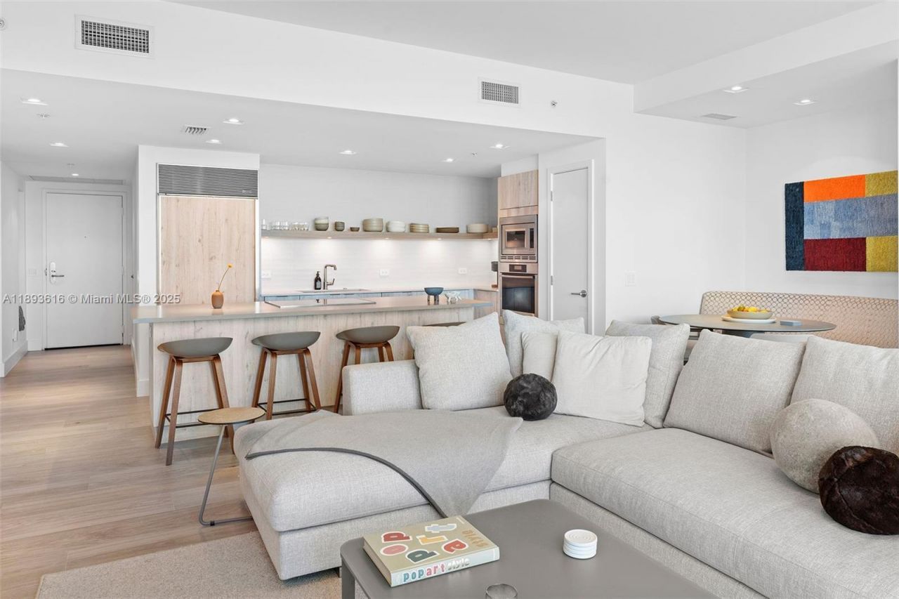 6899 Collins Ave, Unit 2601, Miami Beach, FL 33141 Photo