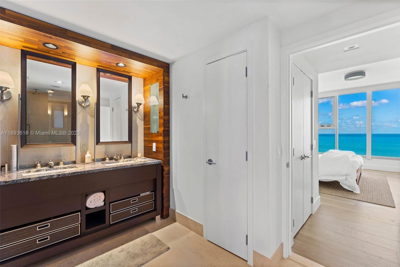 6899 Collins Ave, Unit 2601, Miami Beach, FL 33141 Photo