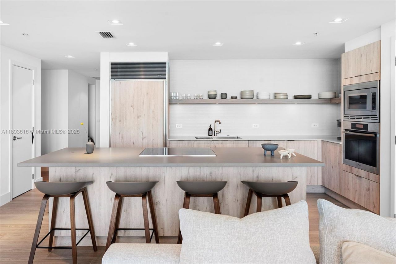 6899 Collins Ave, Unit 2601, Miami Beach, FL 33141 Photo