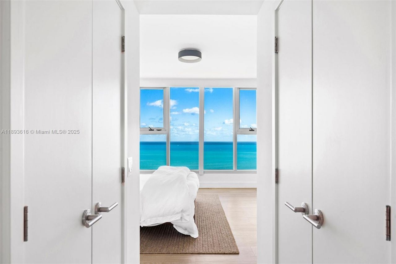 6899 Collins Ave, Unit 2601, Miami Beach, FL 33141 Photo