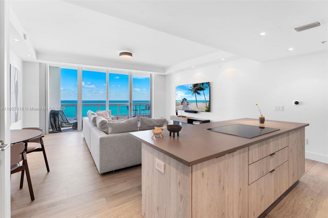 6899 Collins Ave, Unit 2601, Miami Beach, FL 33141 Photo