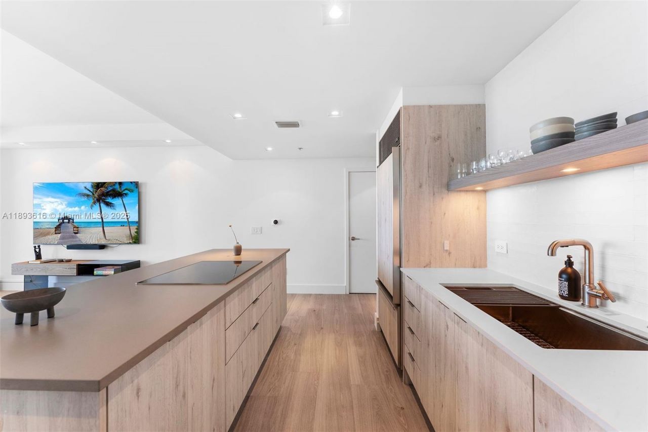 6899 Collins Ave, Unit 2601, Miami Beach, FL 33141 Photo