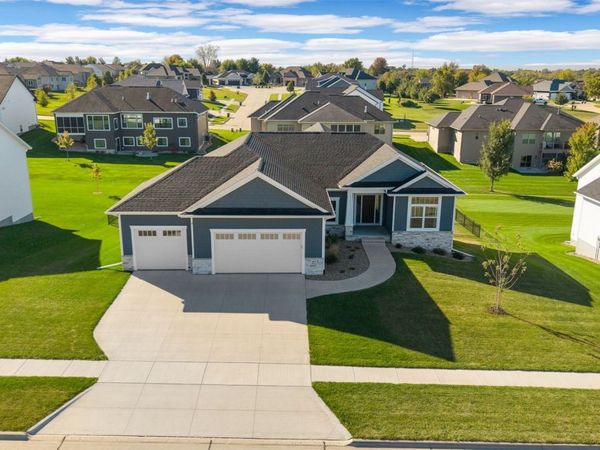 819 Hampshire Circle, Marion, IA 52302