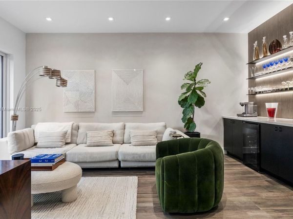 1396 Harbor Vw W, Hollywood, FL 33019