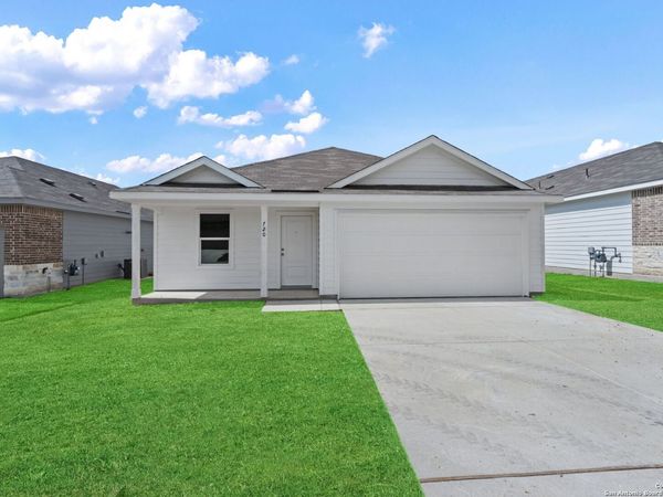 720 Horsetail Ln, New Braunfels, TX 78130