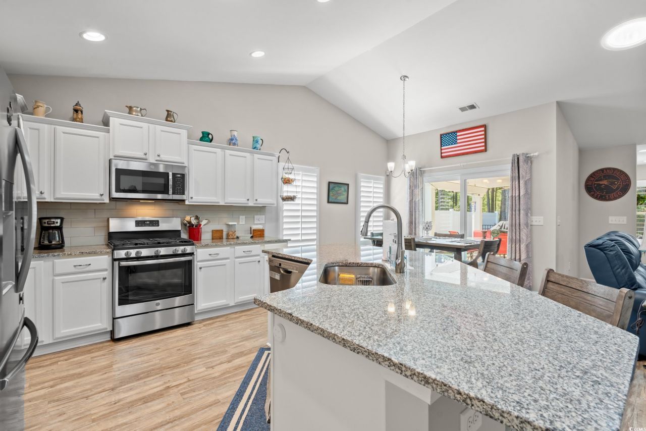 3721 Park Pointe Ave. Photo 10