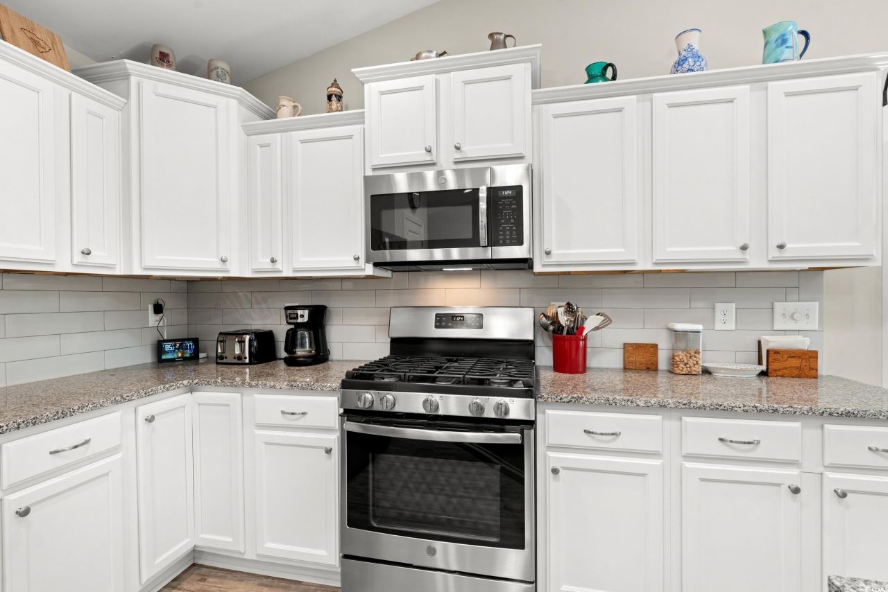 3721 Park Pointe Ave. Photo 13