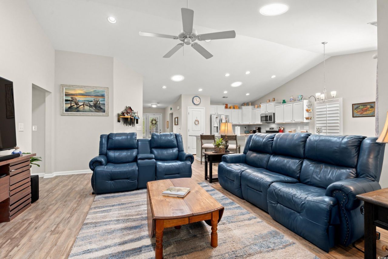 3721 Park Pointe Ave. Photo 5