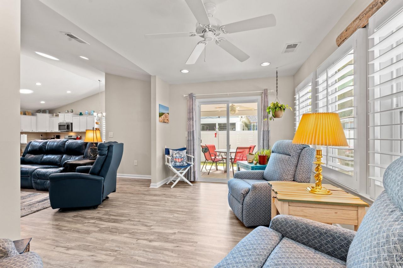 3721 Park Pointe Ave. Photo 7