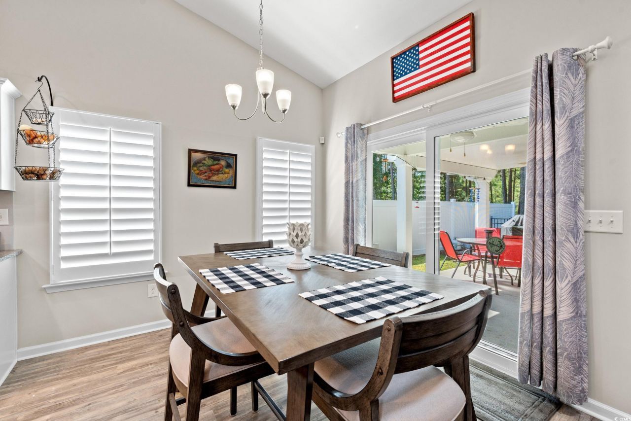 3721 Park Pointe Ave. Photo 8