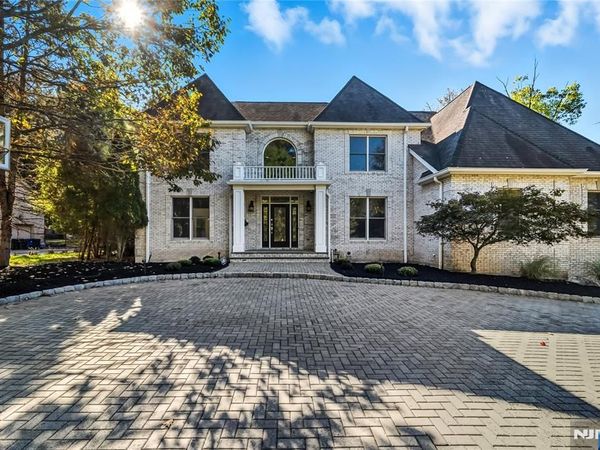 32 Moeser Place, OLD TAPPAN, NJ 07675