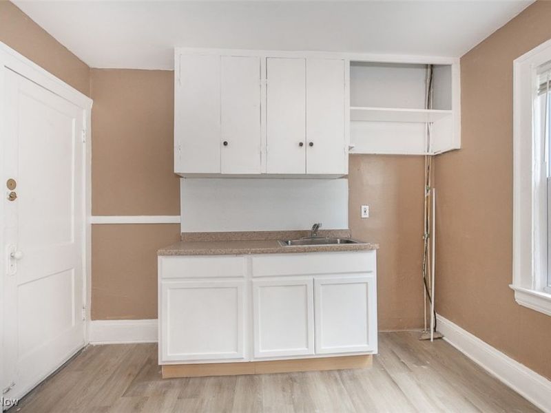 4233 Valley Road, Cleveland, OH 44109 Photo 10