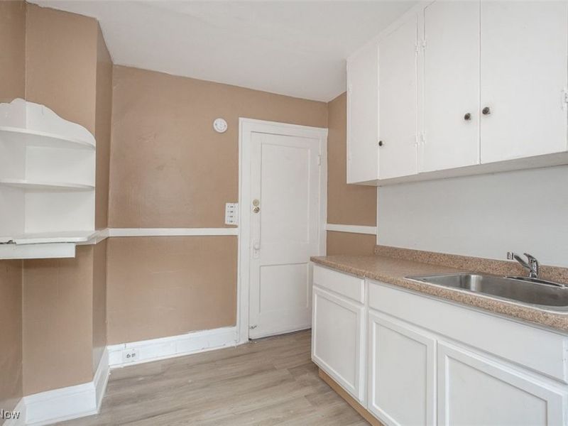 4233 Valley Road, Cleveland, OH 44109 Photo 12