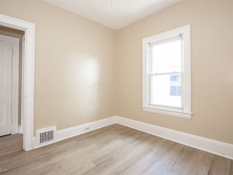 4233 Valley Road, Cleveland, OH 44109 Photo 28