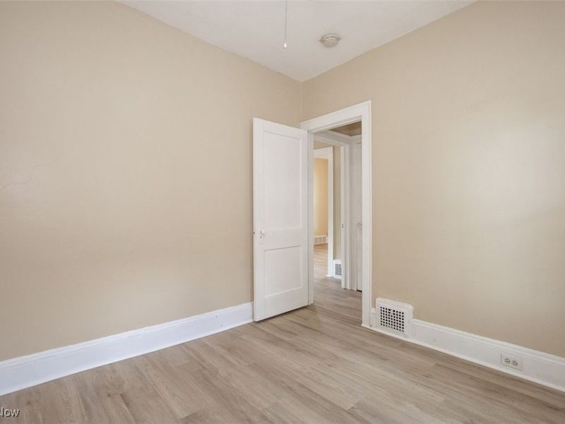 4233 Valley Road, Cleveland, OH 44109 Photo 29