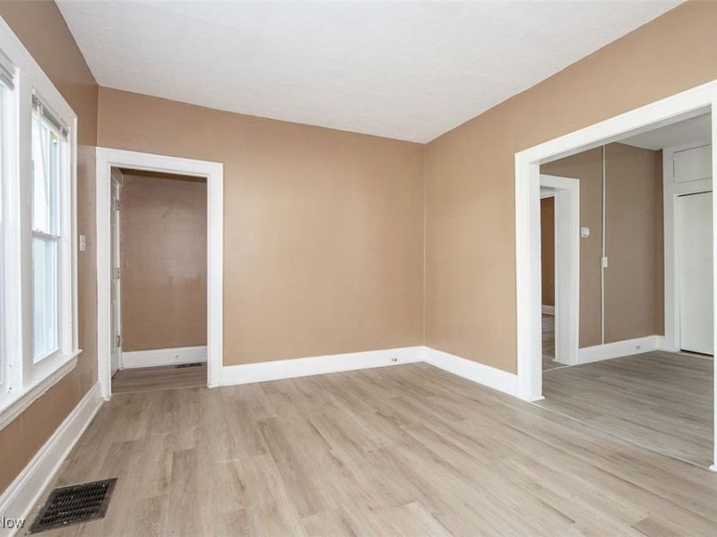 4233 Valley Road, Cleveland, OH 44109 Photo 4