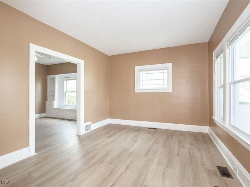 4233 Valley Road, Cleveland, OH 44109 Photo 5