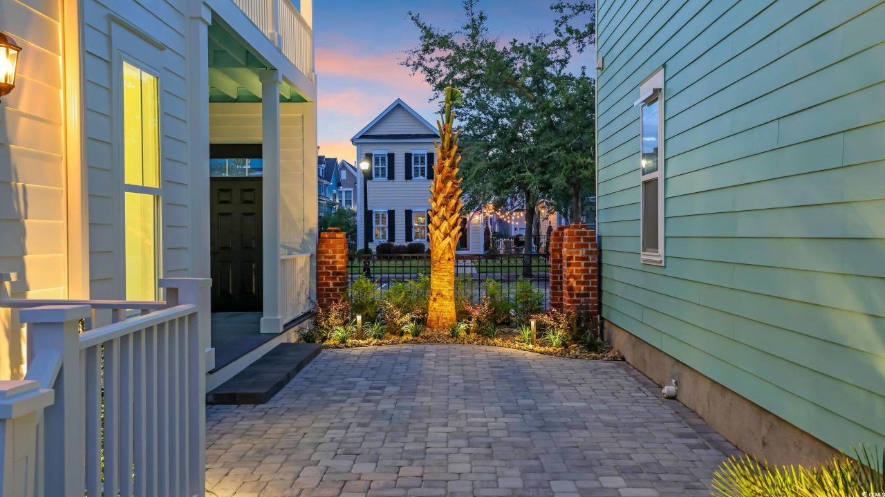 3385 Pampas Dr. Photo 32