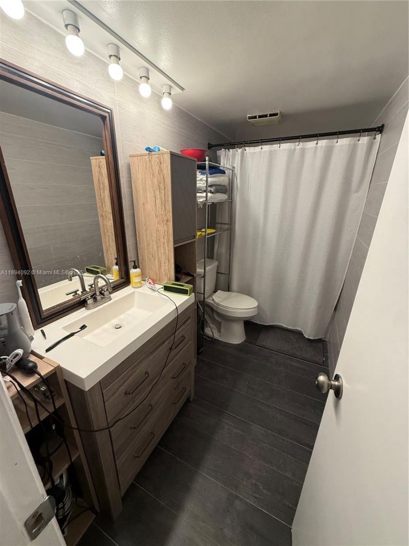 780 NE 69th St, Unit 1706, Miami, FL 33138 Photo