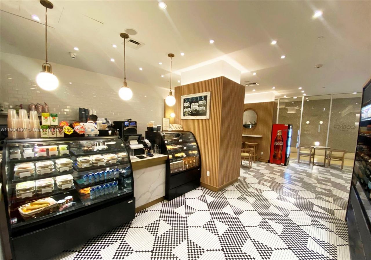 6801 Collins Ave, Unit 1101, Miami Beach, FL 33141 Photo