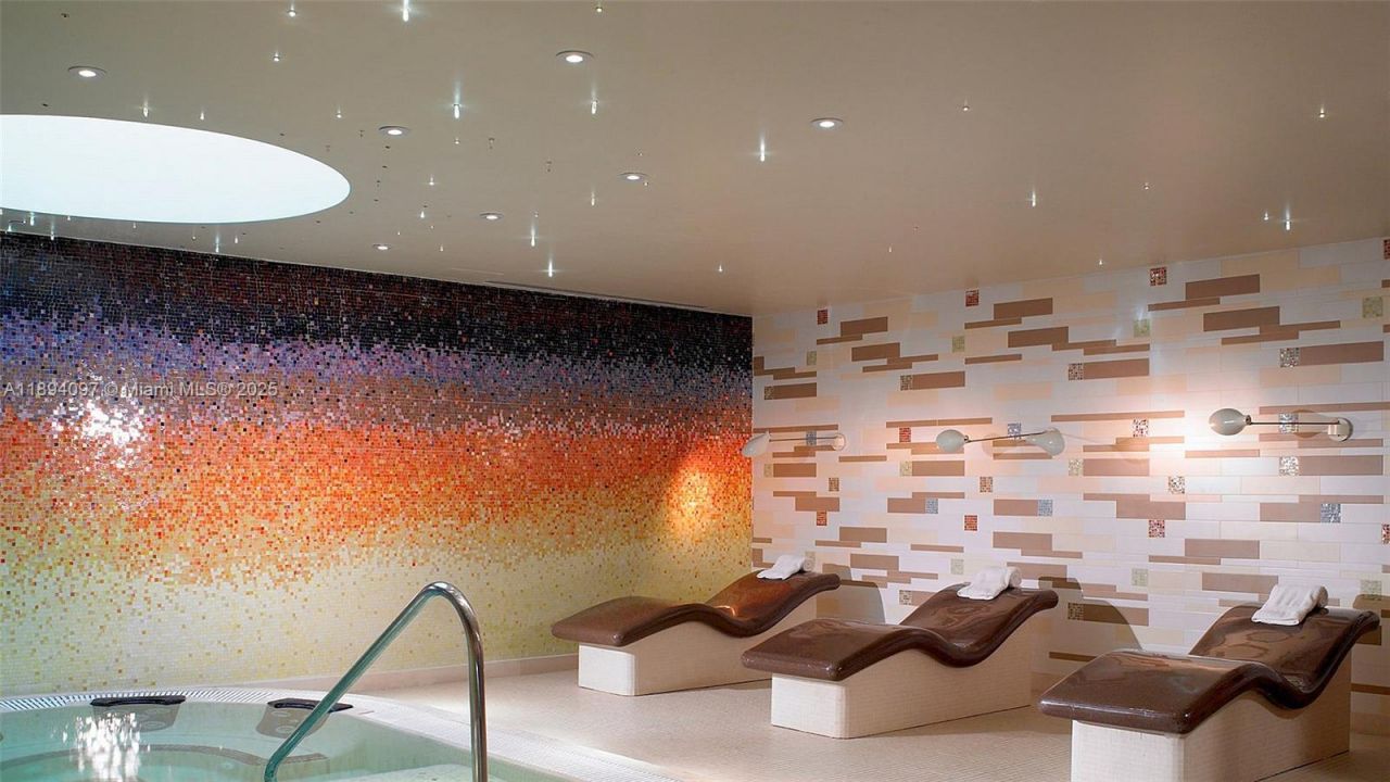 6801 Collins Ave, Unit 1101, Miami Beach, FL 33141 Photo