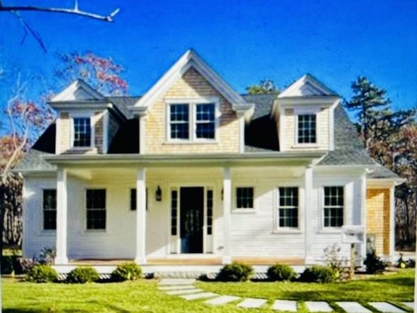 27 7th Street, Edgartown, MA 02539