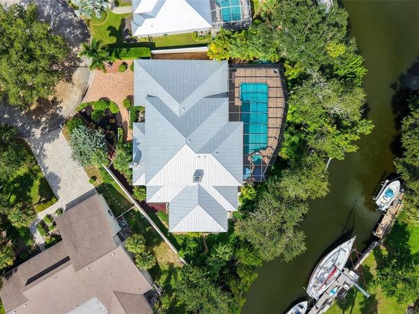 1887 BUCCANEER CIRCLE, SARASOTA, FL 34231