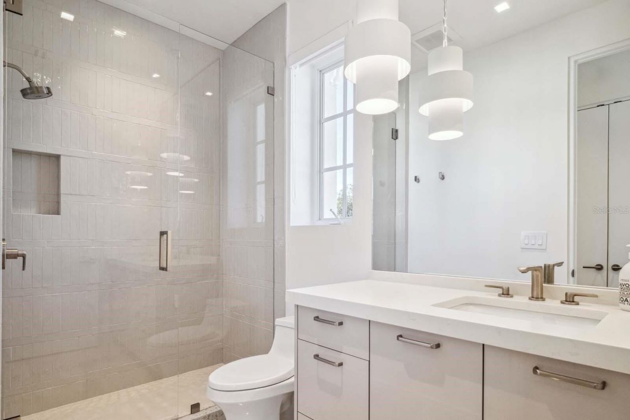 10339 Kensington Shore Drive, Unit J-202, Orlando, FL 32827 Photo