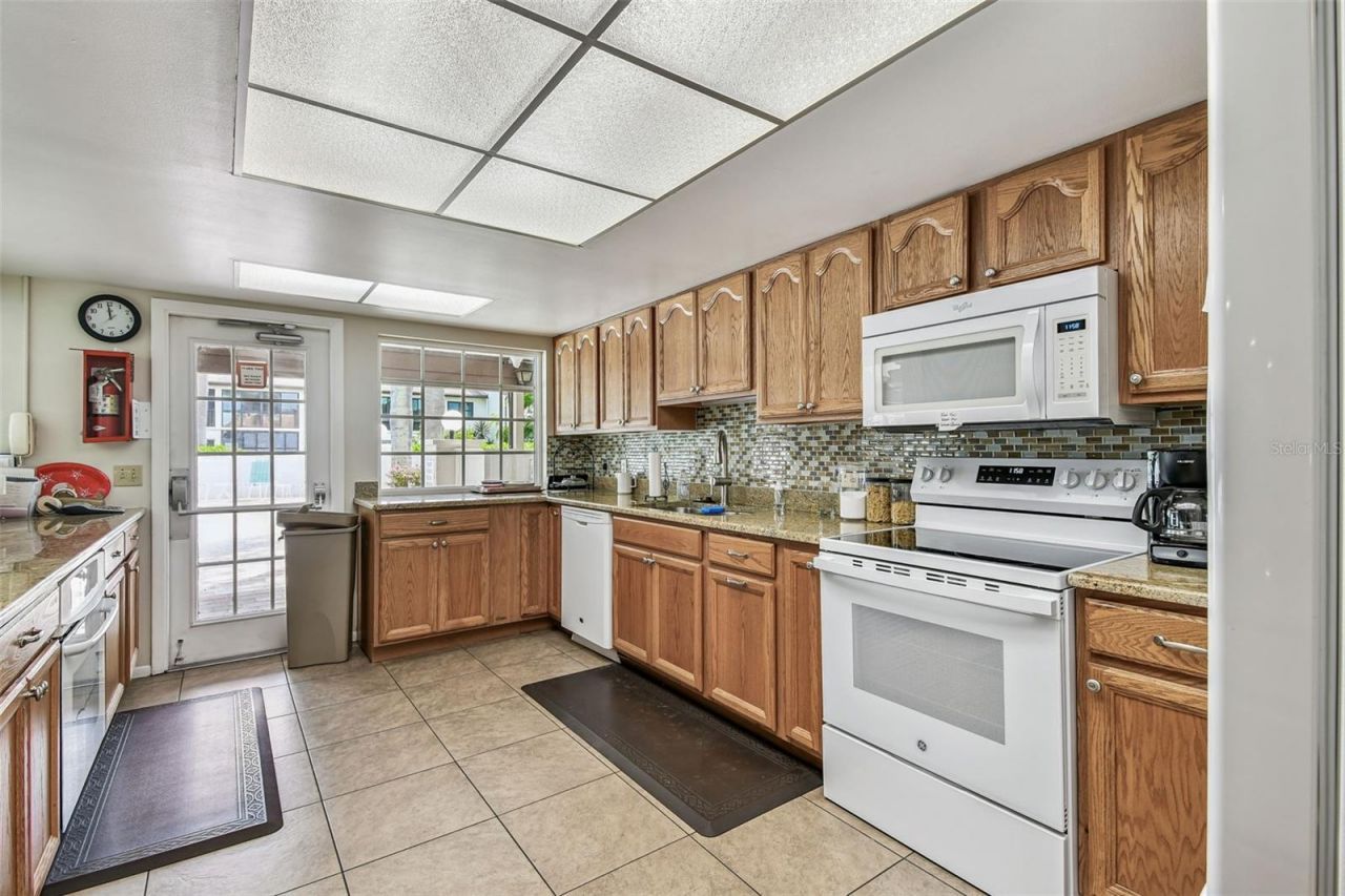 7301 29th Ave Dr W, Unit 202, Bradenton, FL 34209 Photo