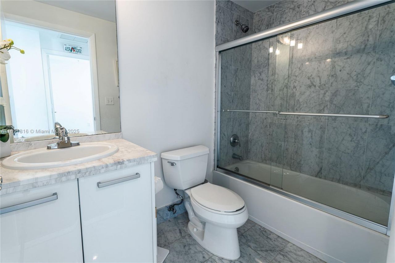 253 NE 2nd St, Unit 3203, Miami, FL 33132 Photo