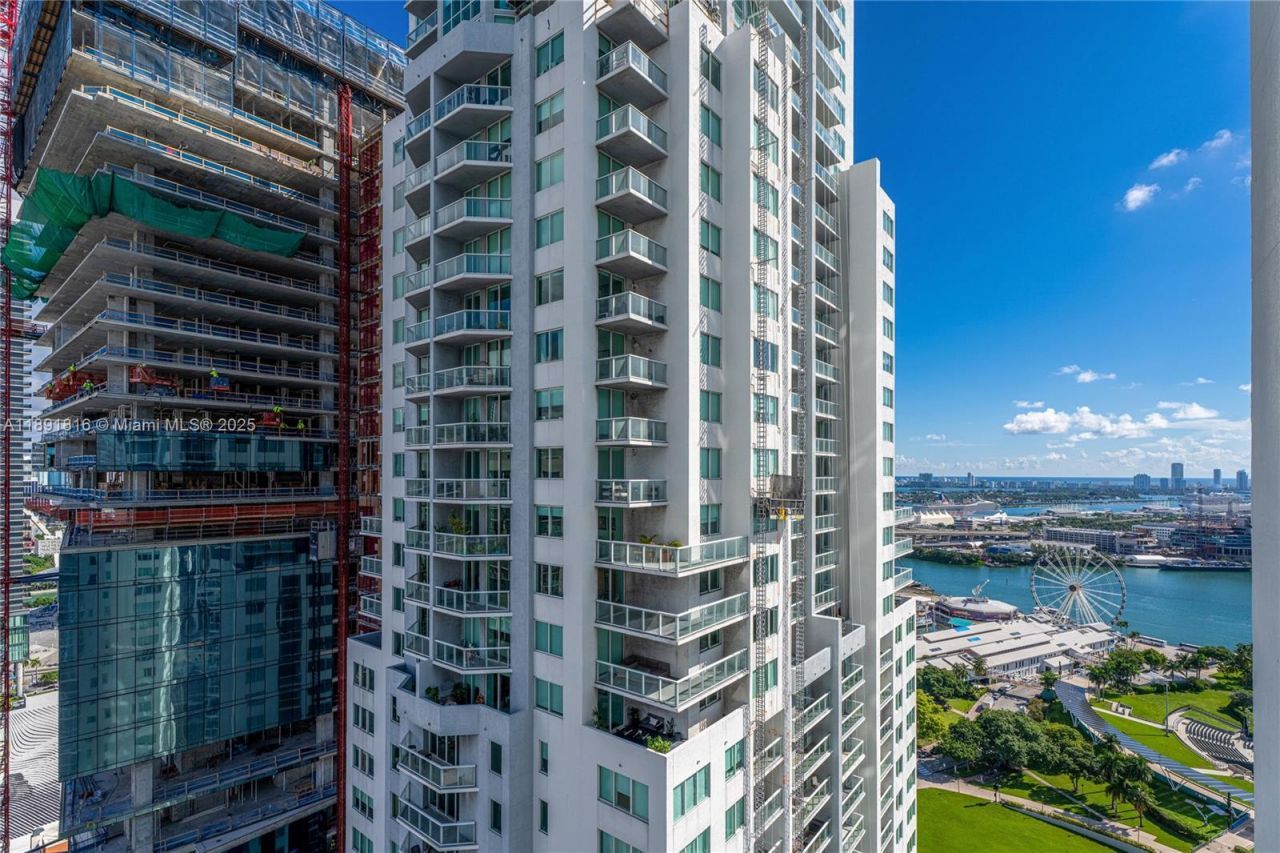 253 NE 2nd St, Unit 3203, Miami, FL 33132 Photo