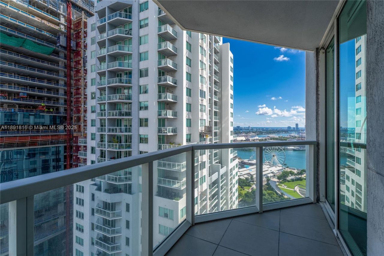 253 NE 2nd St, Unit 3203, Miami, FL 33132 Photo