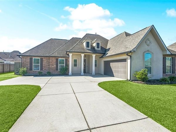 740 ENGLISH OAK Drive, Madisonville, LA 70447