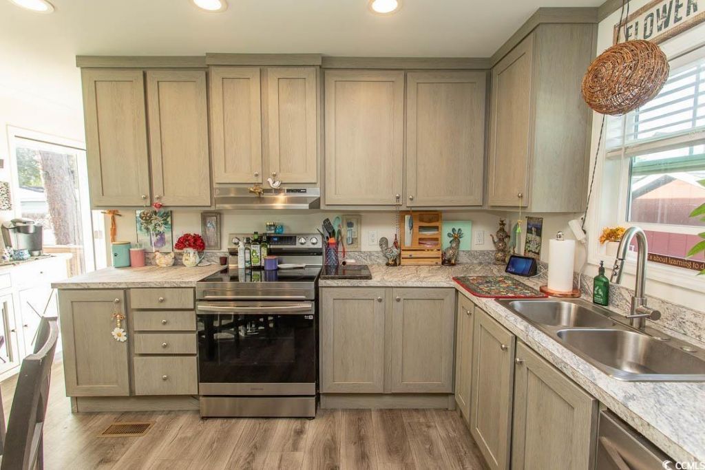 2737 Capricorn Dr. Photo 12