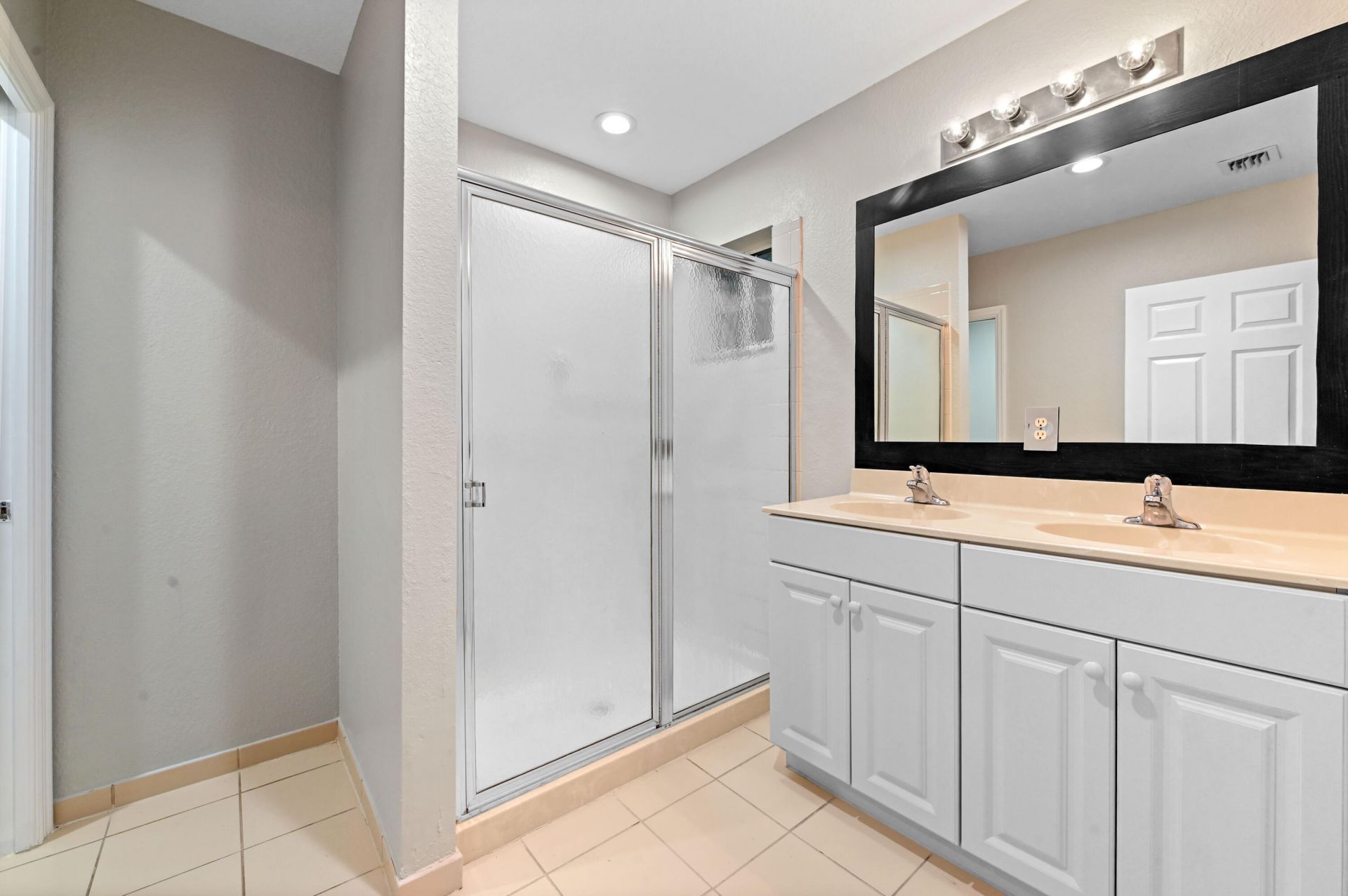 975 Tortuga Lane, Riviera Beach, FL 33404 Photo