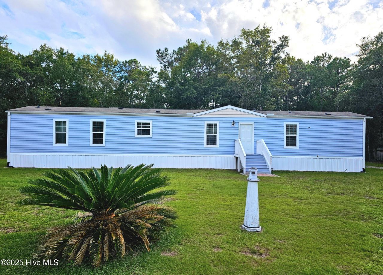 665 Pelican Roost Drive Sw, Supply, NC 28462 Main Photo