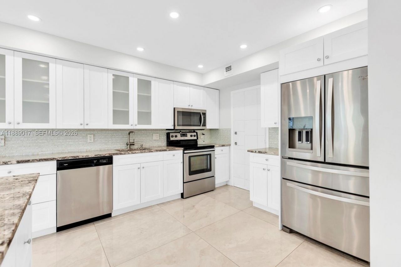 300 Diplomat Pkwy, Unit 204, Hallandale Beach, FL 33009 Photo