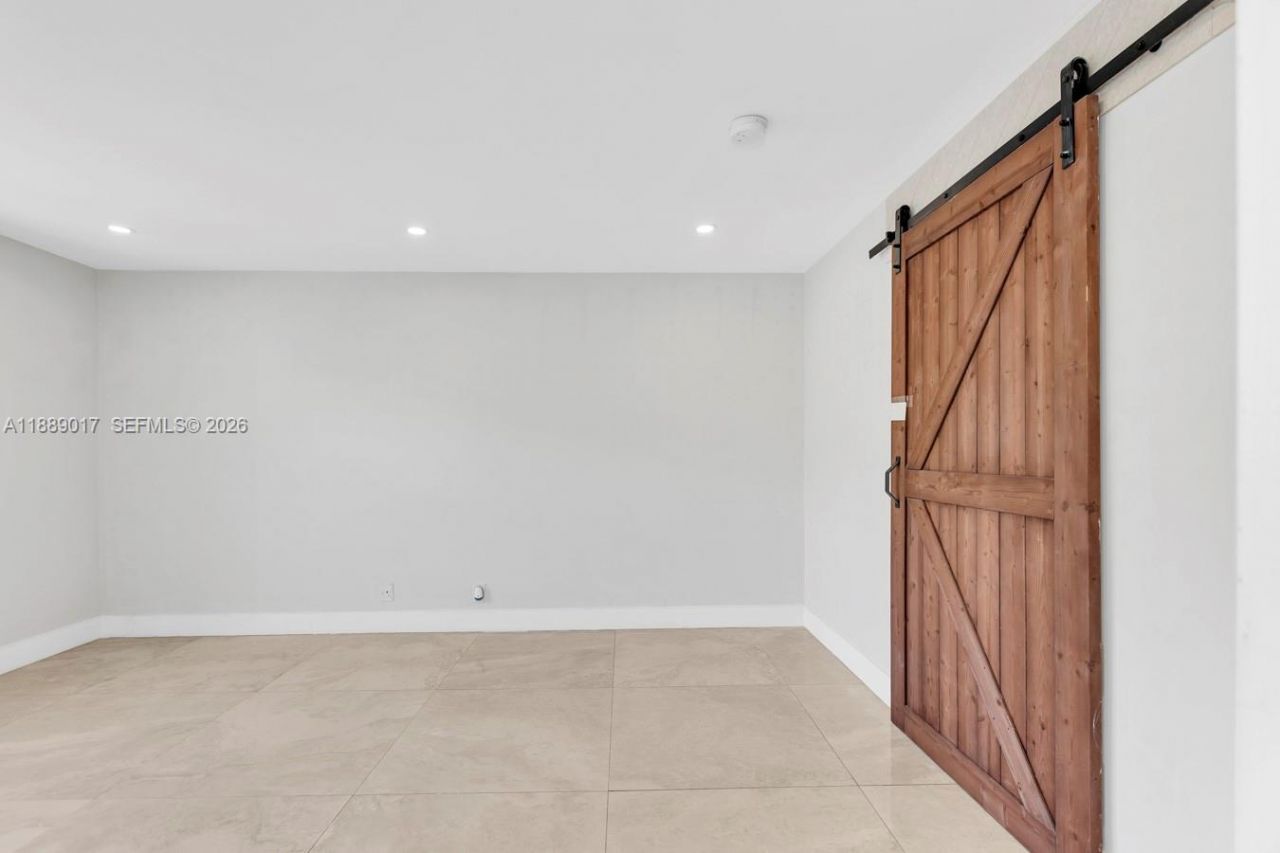 300 Diplomat Pkwy, Unit 204, Hallandale Beach, FL 33009 Photo